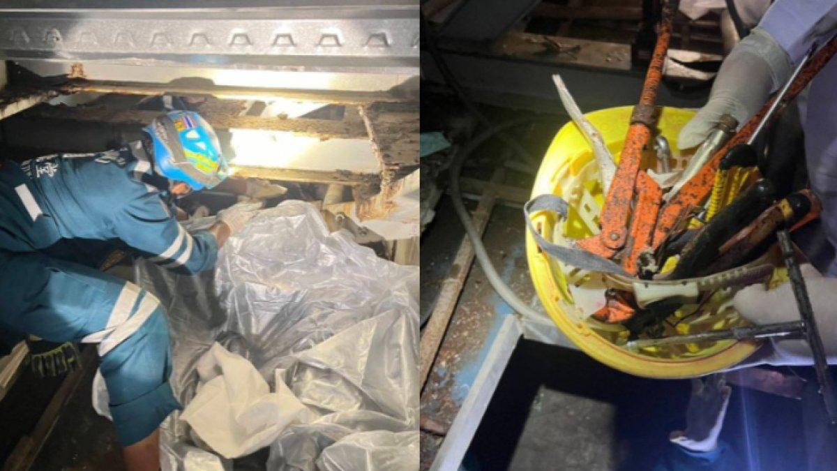 Pihak berwenang sedang menyelidiki kasus penemuan mayat pria misterius di bawah lantai jembatan layang di Bangkok, Thailand.