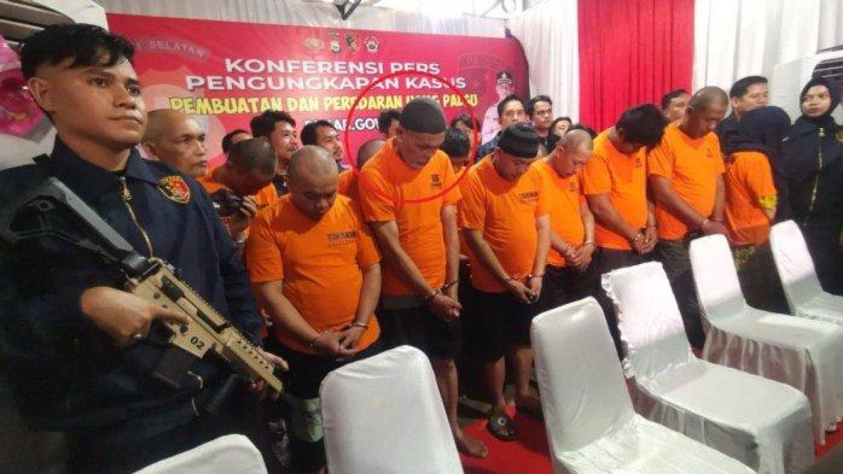 Kepolisian Resort Gowa (Polres Gowa) menangkap pertama kali Mubin Nasir Bin Muh Nasir (40 tahun) di Parkiran kampus UIN Alauddin Makassar
