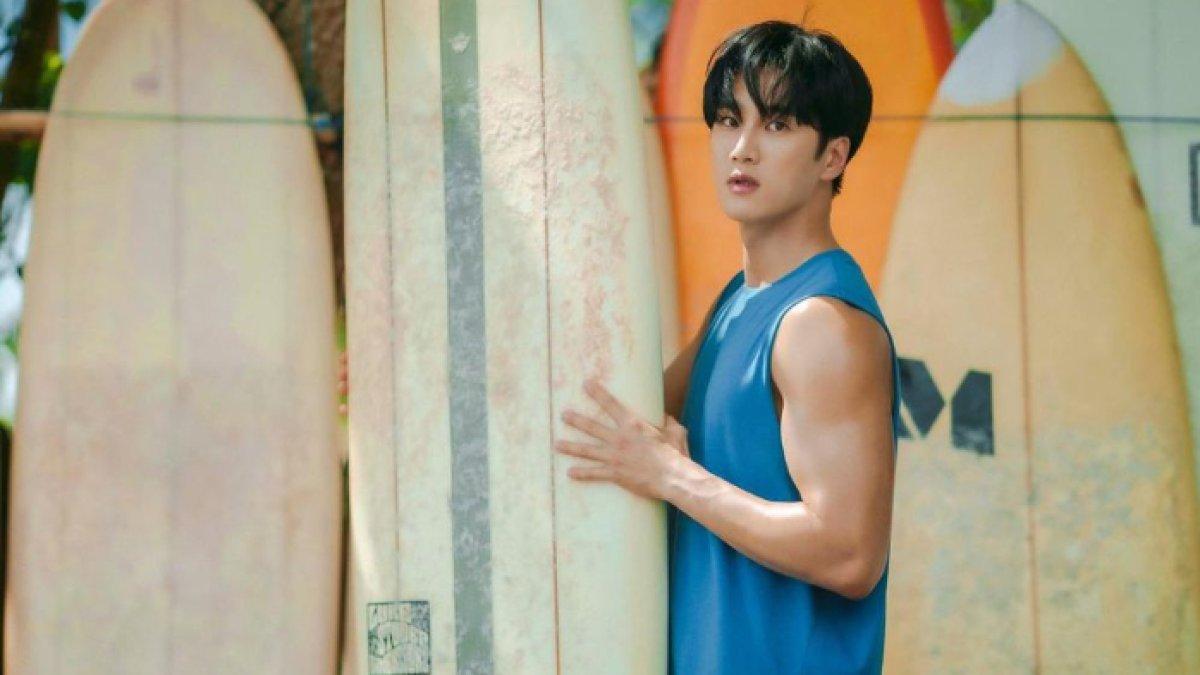 Potret Ahn Bo Hyun, pacar Jisoo BLACKPINK saat berlibur di Bali, pamer perut sixpack di Instagram, bikin meleleh