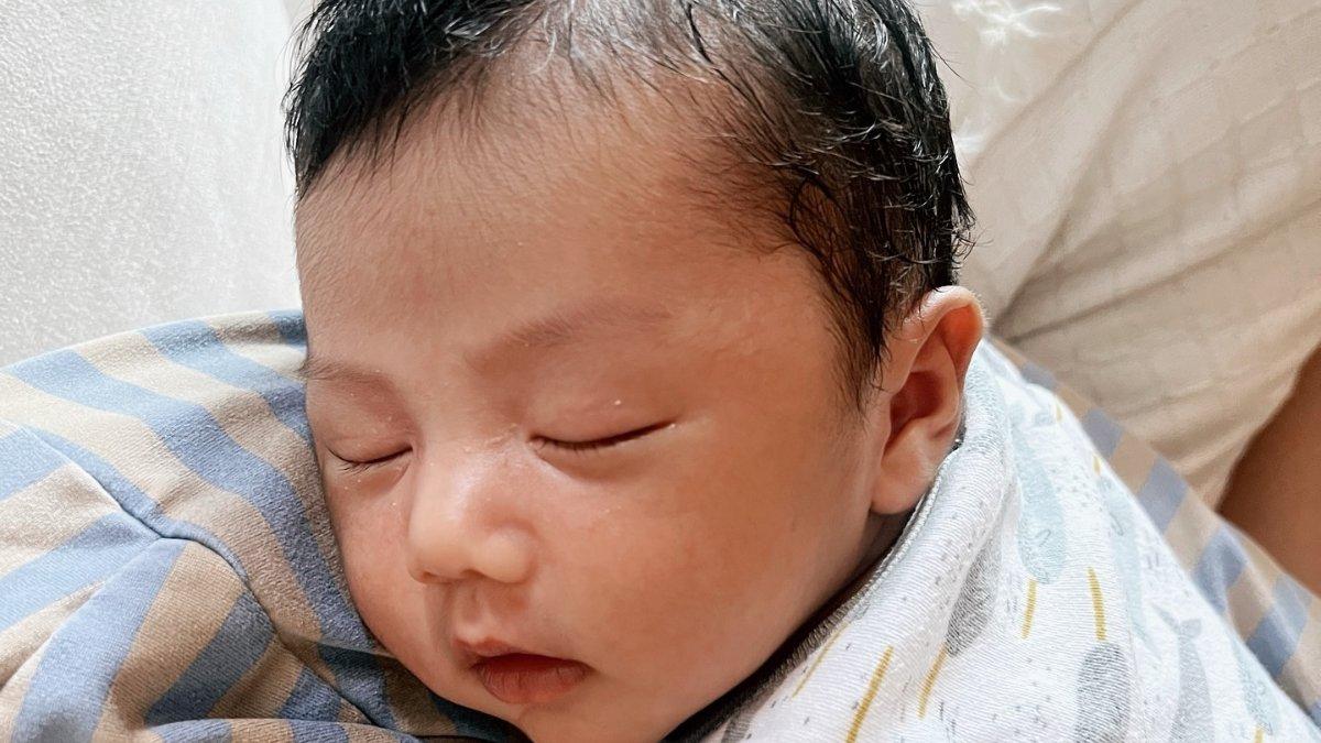 Potret Elio Suherman sedang tidur