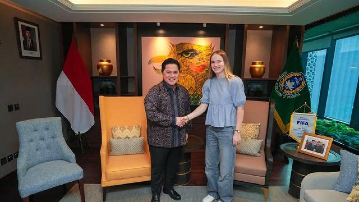 KABAR NATURALISASI - Potret Isa Guusje Warps saat bersama ketua umum PSSI Erick Thohir diunduh dari Instagram Kamis (29/5/2025).