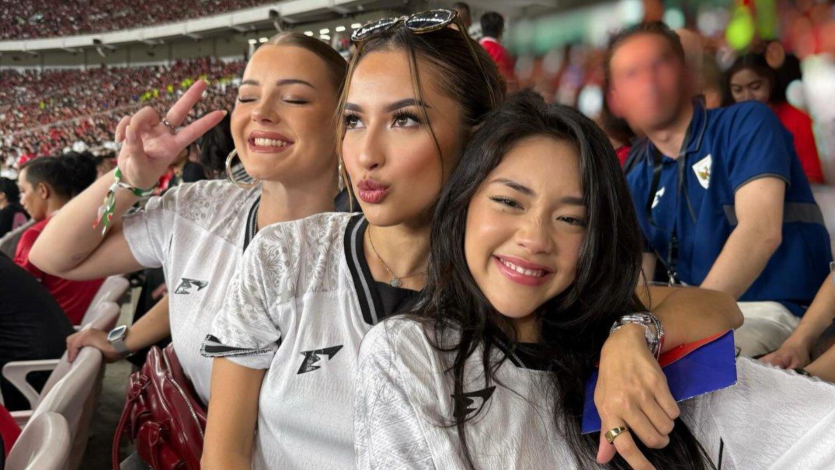 SOSOK SELEBRITI - Potret Jennifer Coppen (tengah) bersama teman-temannya diunduh dari Instagram (20/5/2025).