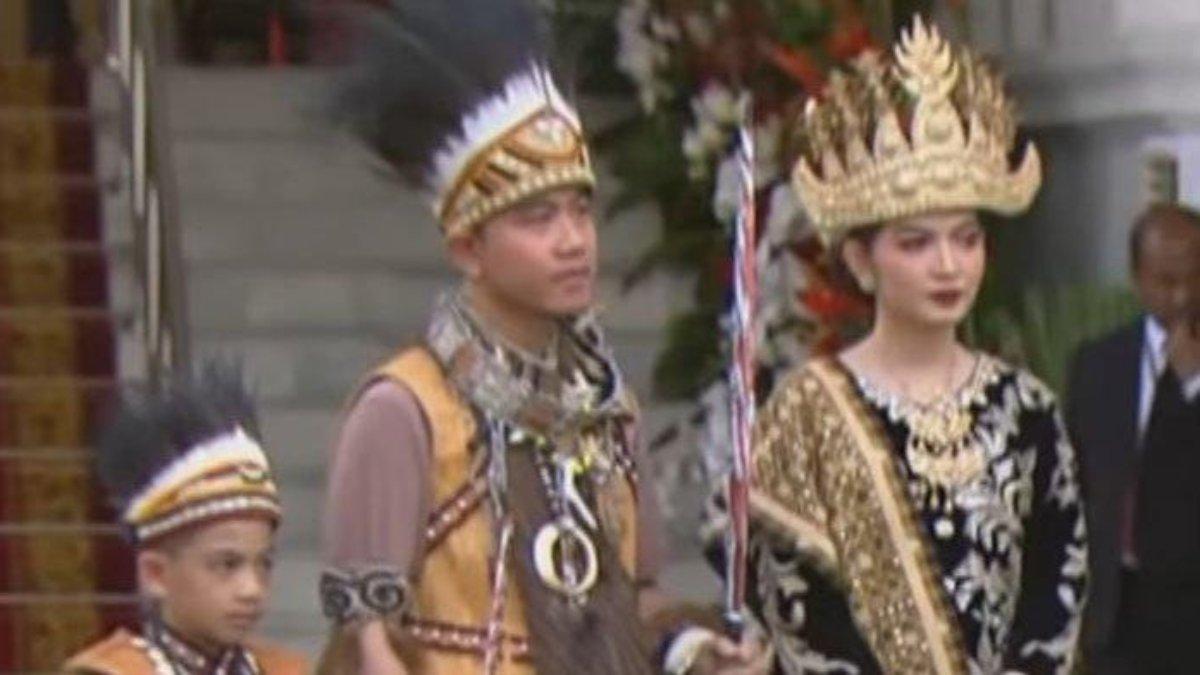 Potret Selvi Ananda kenakan baju adat Lampung di Upacara HUT ke-79 RI, Gibran berbaju adat Papua