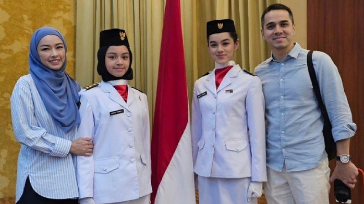 Potret Shaista dan Shanika Putri Rionaldo Stokhorst jadi anggota Paskibra, bikin orangtua bangga.