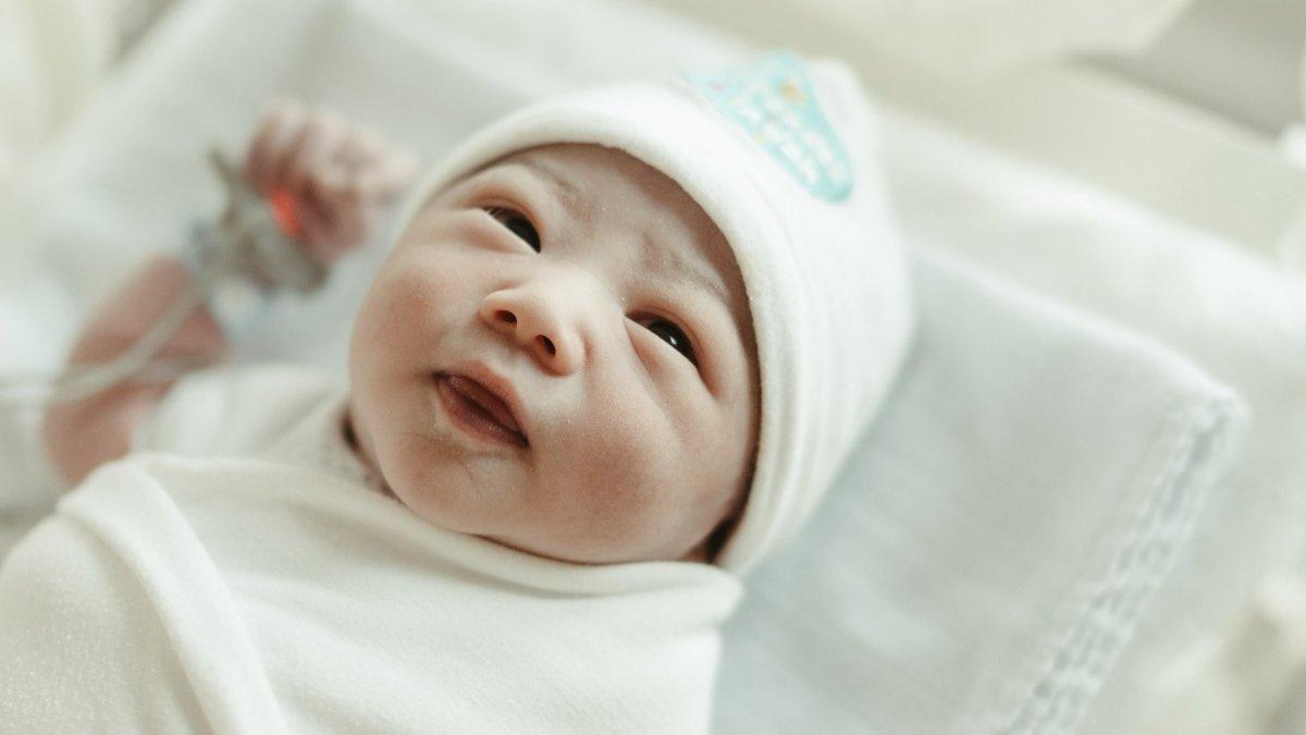 Potret anak pertama Clairine Clay dan Joshua