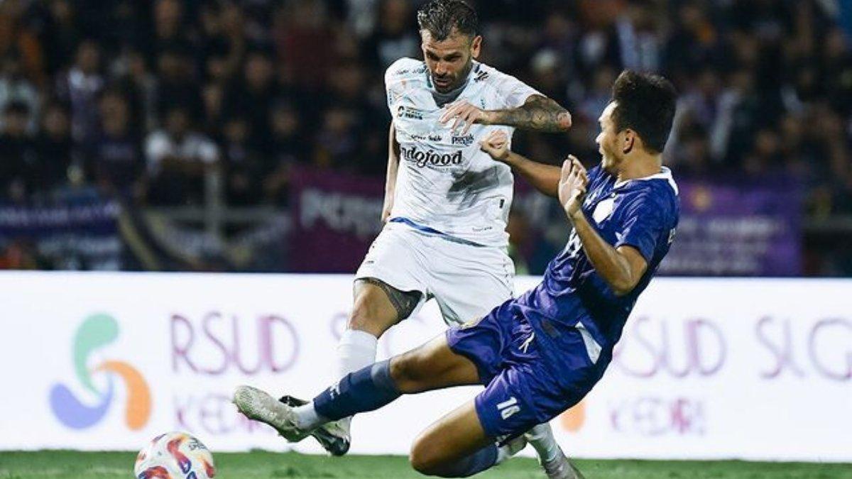 Potret pertandingan Persib Bandung vs Persik Kediri.