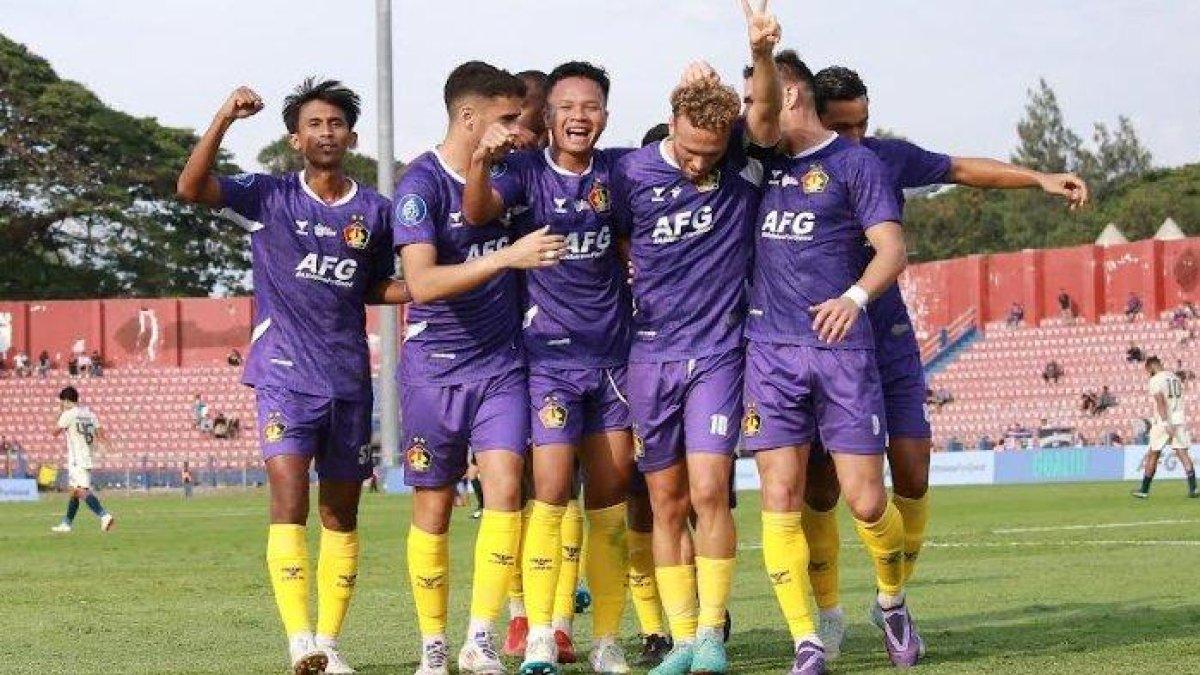 Prediksi Susunan Pemain Persik vs Persib di Jadwal Liga 1 tayang via Siaran Langsung Indosiar, Live Streaming Indosiar dan TV Online.