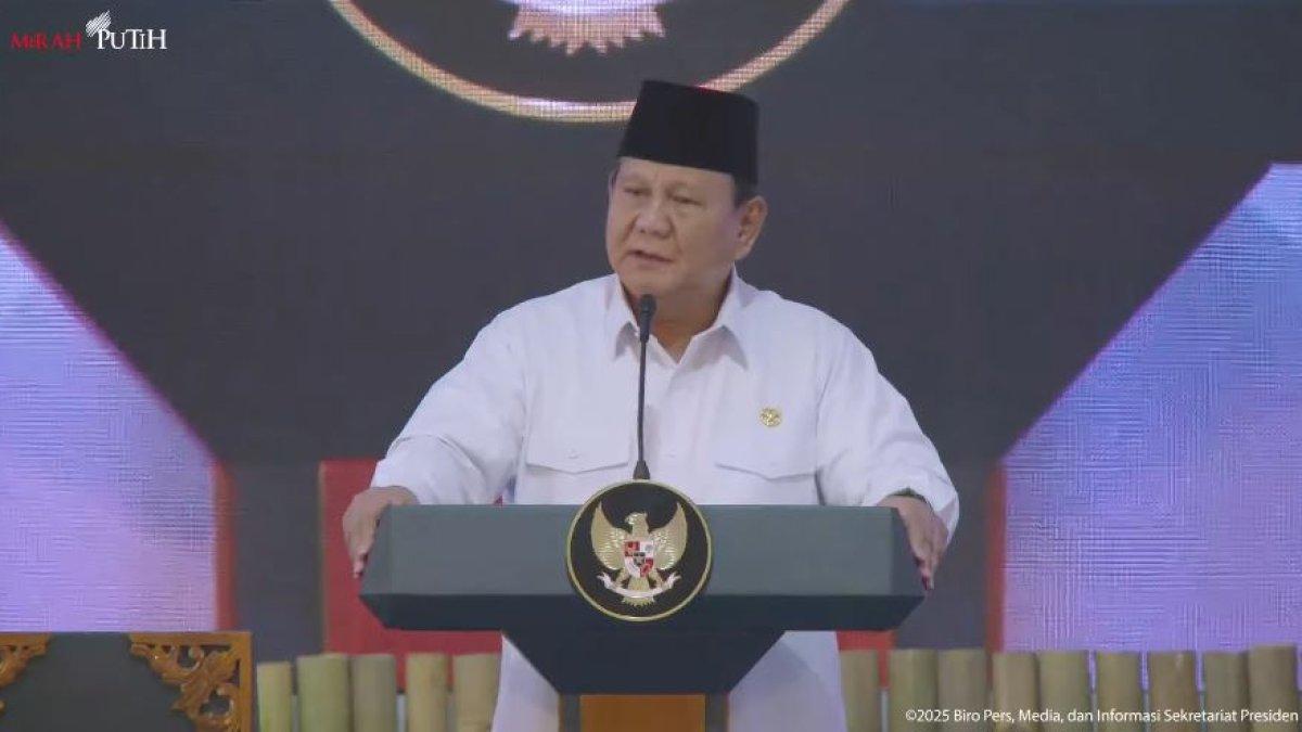 SAMBUTAN PRESIDEN - Presiden Prabowo Subianto saat memberikan sambutan pada acara silaturahmi dan diskusi dengan rektor dari sejumlah kampus Perguruan Tinggi Negeri (PTN) dan swasta di Istana Kepresidenan, Jakarta, Kamis (13/3/2025). Prabowo singgung keberadaan Jaksa Agung dan adanya pihak yang berusaha menghasut mahasiswa.