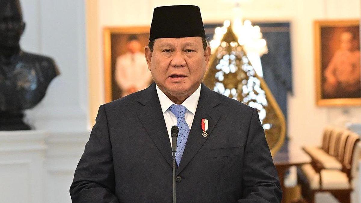 PRABOWO SUBIANTO - Presiden Prabowo Subianto sesaat sebelum menandatangani Keputusan Presiden Nomor 30 tahun 2025 tentang Pengangkatan Dewan Pengawas dan Badan Pelaksana Badan Pengelola Investasi Daya Anagata Nusantara di Istana Kepresidenan Jakarta, Senin (24/2/2025).