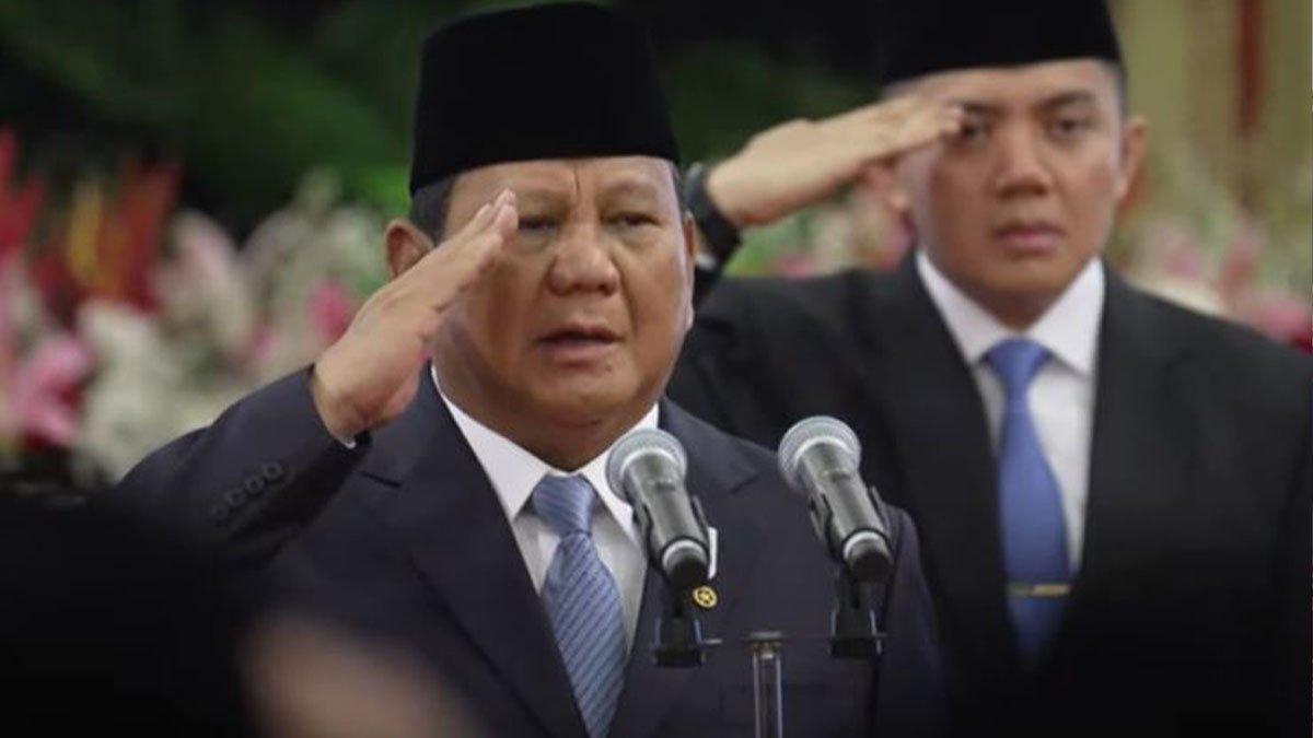 Presiden Prabowo saat akan melantik para menterinya di Kabinet Merah Putih.