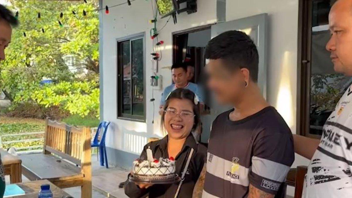 Pria ditangkap di hari ulang tahunnya, polisi beri kejutan.
