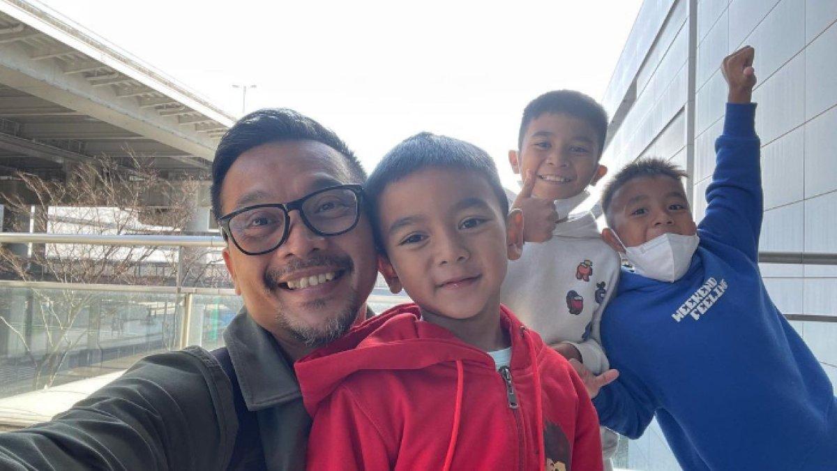 Priambodo Soesetyo bersama anak-anaknya