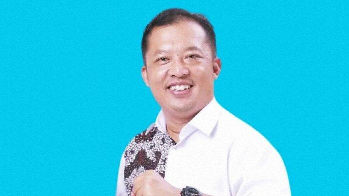 PROFIL WAKIL BUPATI - Profil Ambar Purwoko wakil bupati Kulon Progo terpilih di Pilkada 2024.