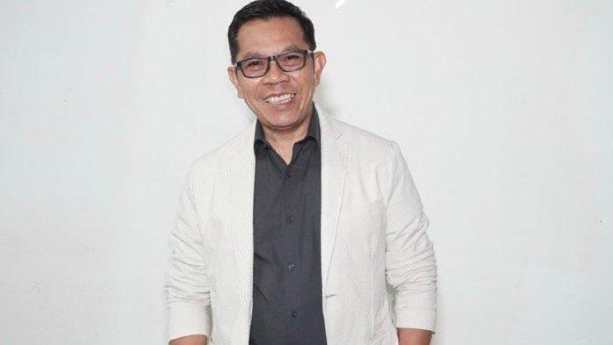 WALI KOTA BATU - Nurochman menjadi Wali Kota Batu 2025. Nurochman dulunya cuma seorang tukang sapu di Hotel Victory Batu.