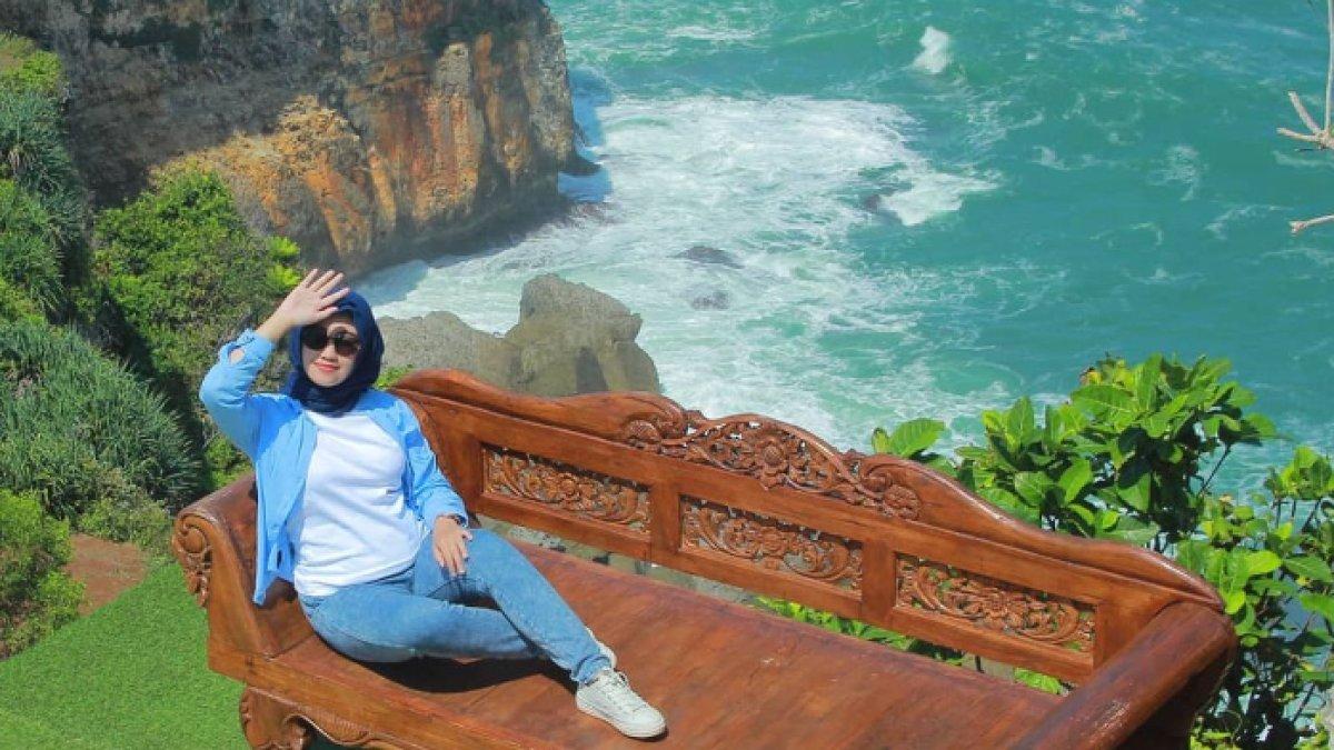 WISATA ALAM - Potret Puncak Segoro disadur dari Kompas.com pada Senin (26/5/2025). Puncak Segoro berada di Gunungkidul, Yogyakarta.