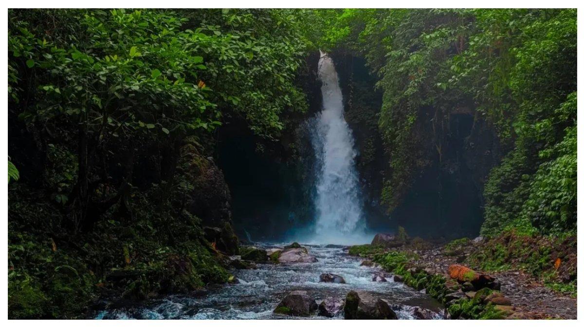 Air Terjun Telunjuk Raung