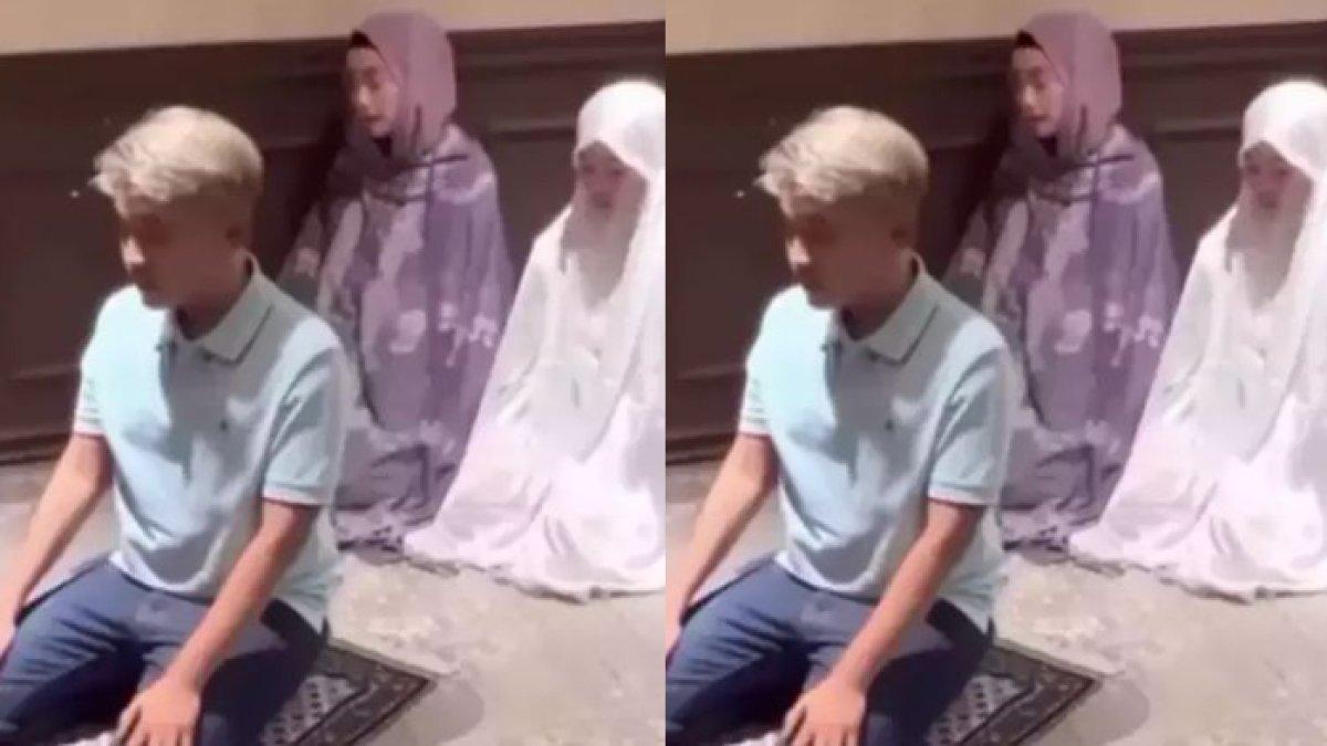 RUBEN ONSU MUALAF - Ruben Onsu menjadi imam sholat Desy Ratnasari.