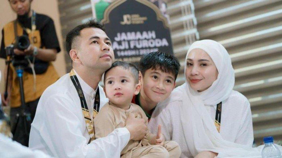 Raffi Ahmad dan Nagita Slavina berangkat haji