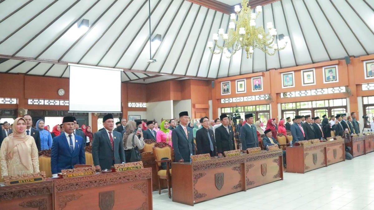 Rapat Paripurna DPRD Klaten dengan agenda Upacara Pengucapan Sumpah/ Janji Pimpinan DPRD Kabupaten Klaten masa jabatan 2024-2029 di Gedung Paripurna DPRD Klaten, pada Senin (28/10/2024).