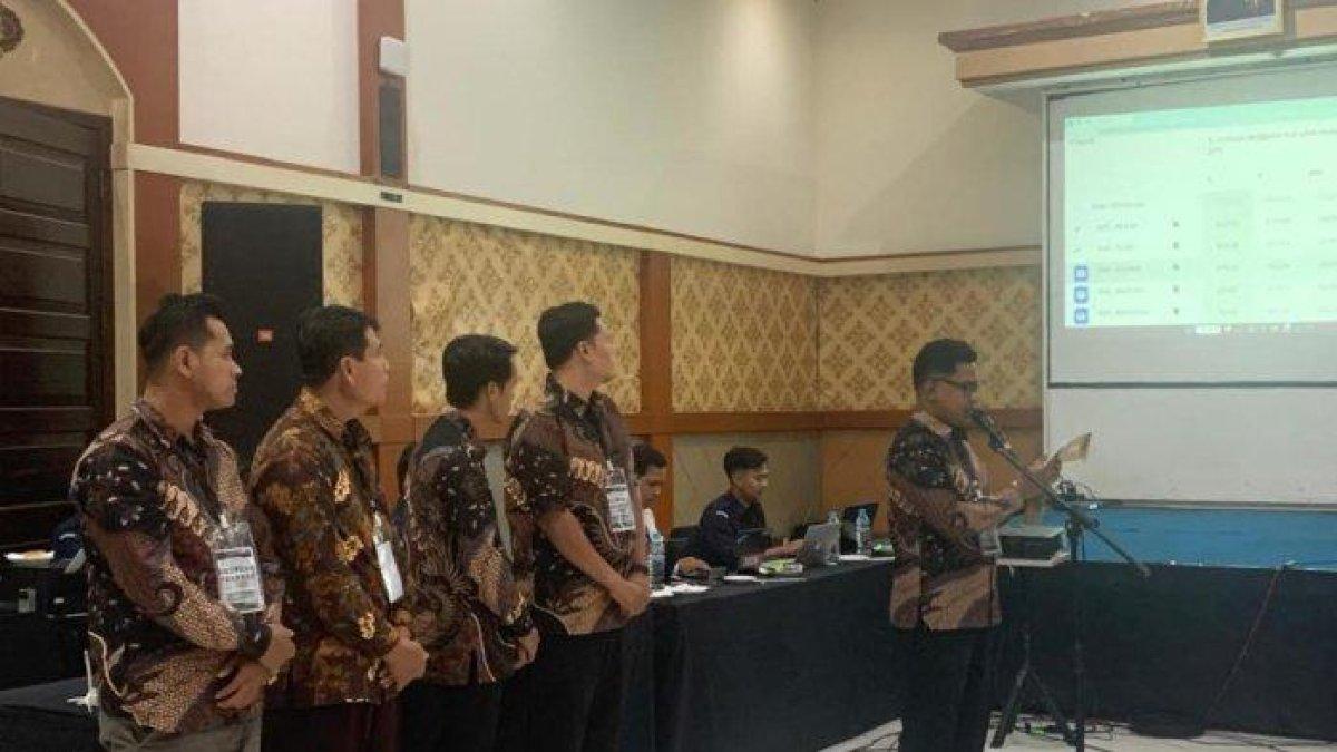 Rapat Pleno Perhitungan Perolehan Suara KPU Jombang di Hotel Yusro, Selasa (3/12/2024).