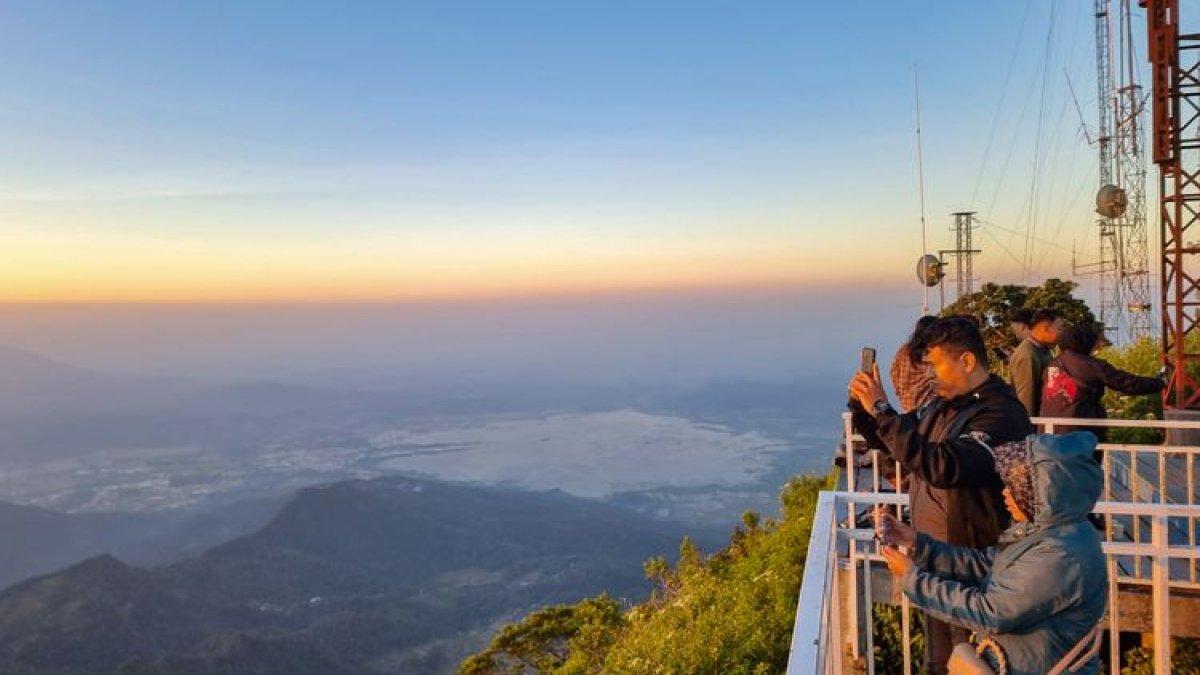 WISATA MAGELANG: Rawa Pening Dilihat dari Taman Langit Telomoyo