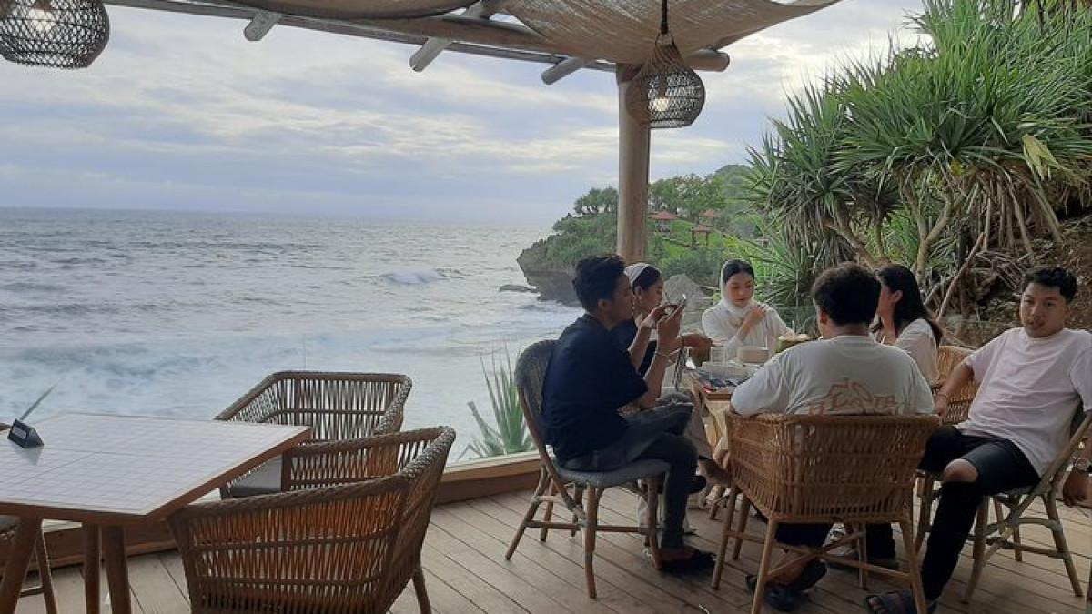 WISATA YOGYAKARTA - Restoran Segara by Inessya, Gunung Kidul, Yogyakarta, Jawa Tengah