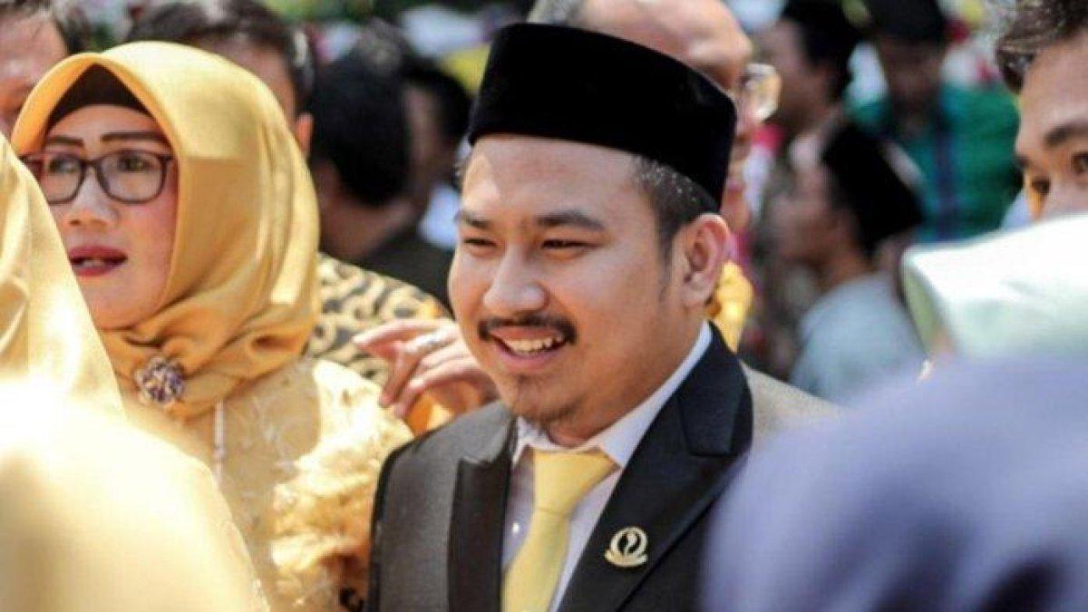 BUPATI TERMUDA - Reynaldy Putra Andita jadi Bupati Termuda Indonesia. Kader Golkar berusia 28 tahun itu dilantik sebagai Bupati Subang di Istana Negara Kamis (20/2/2025).