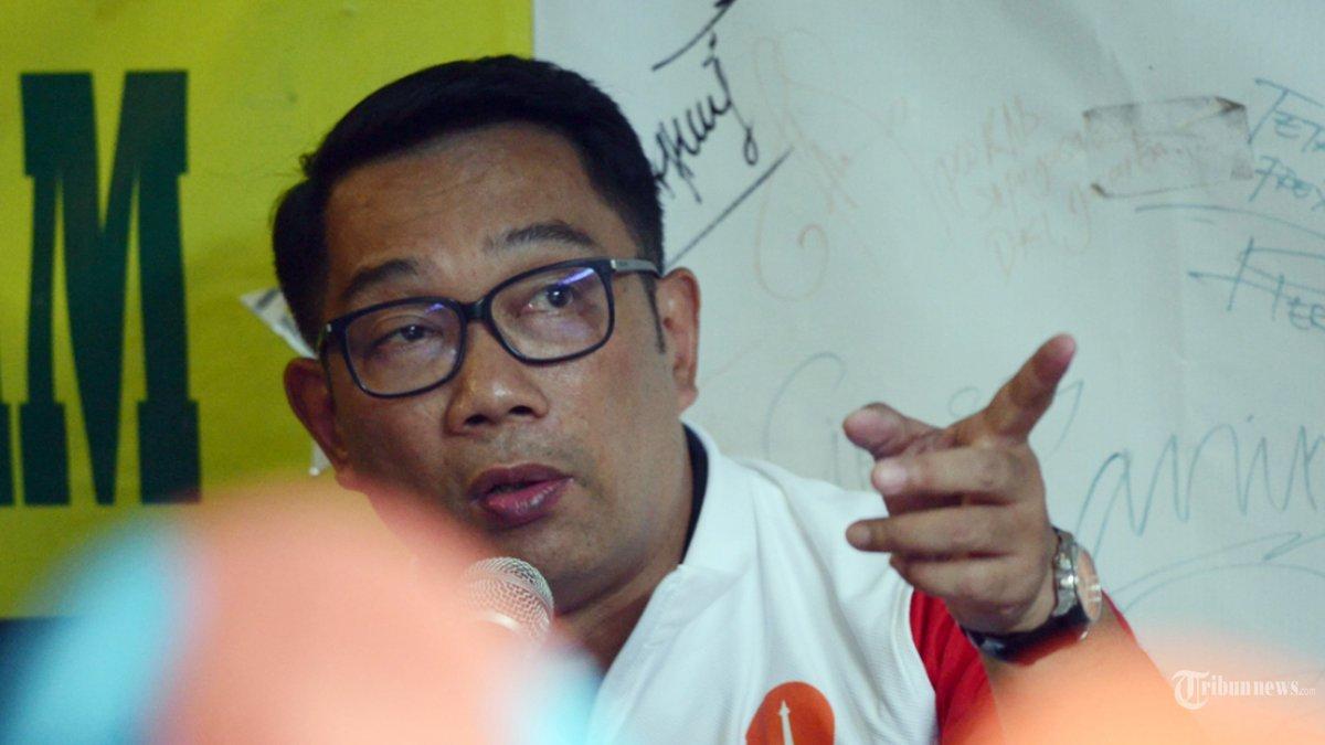 KLARIFIKASI RIDWAN KAMIL - Ridwan Kamil saat blusukan di Kampung Bayam, Ancol, Jakarta Utara, Kamis (21/11/2024). Ridwan Kamil akhirnya klarifikasi soal tuduhan selingkuh.