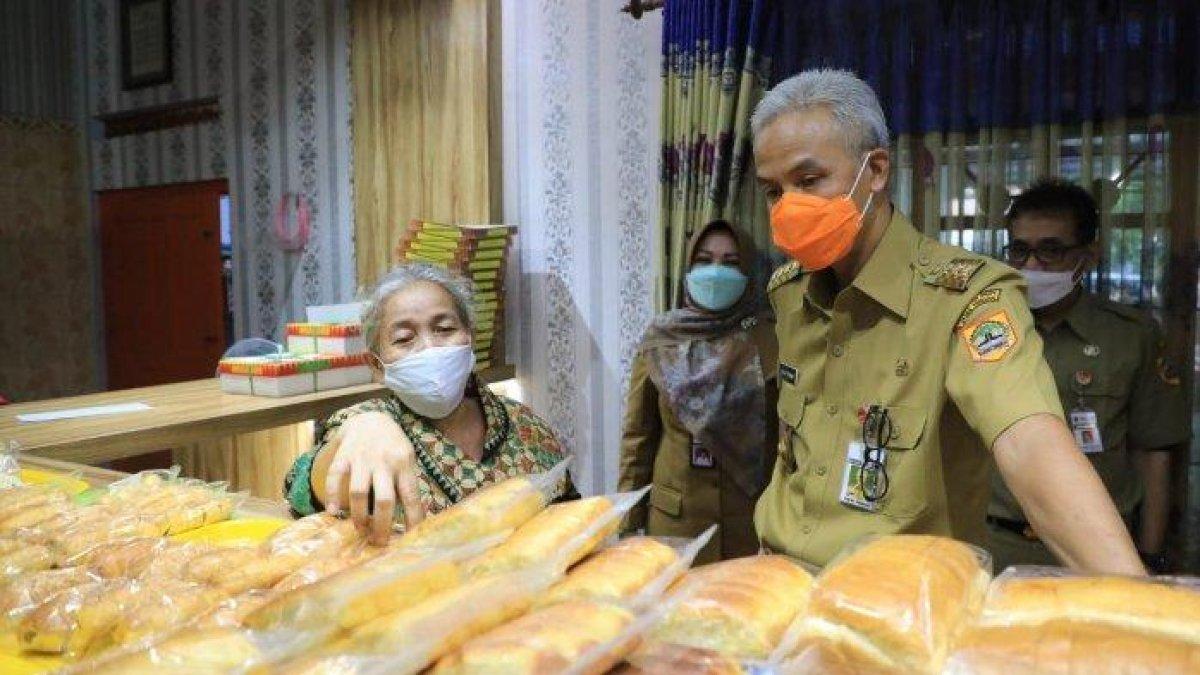 TOKO ROTI KLATEN: Toko roti Ibu Basuki Klaten