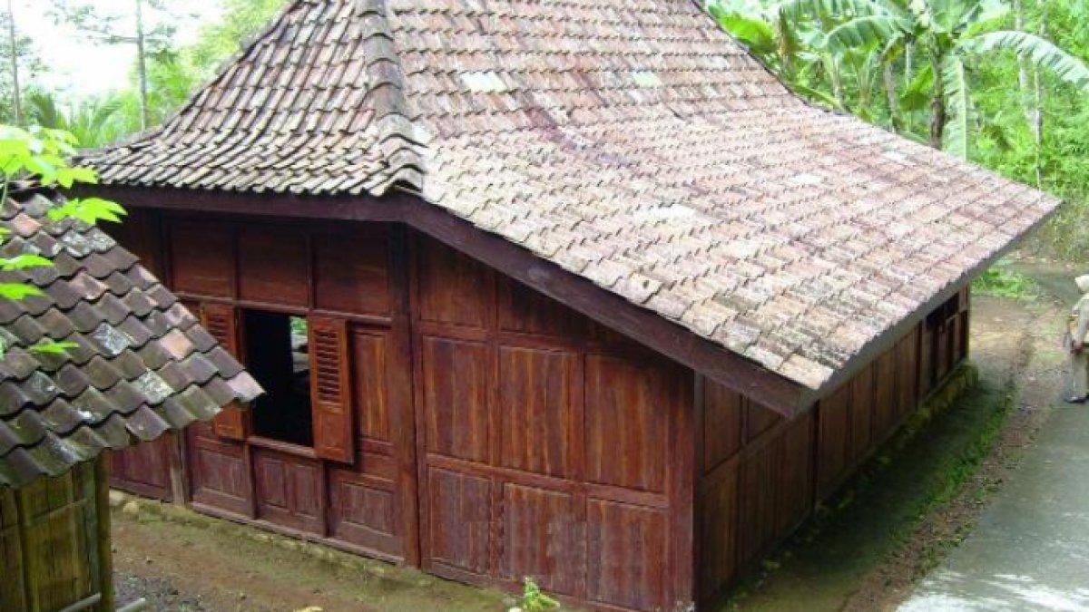 Rumah kayu ini sudah berdiri sejak tahun 1800-an, kini masih kokoh, ternyata miliki pahlawan nasional