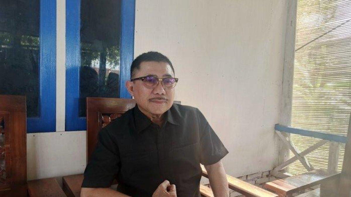 SOSOK ACHMAD SYUKRI - Achmad Syukri merupakan Bupati Majene, dikenal sebagai orang terpandang, jabat kepala daerah dua periode.
