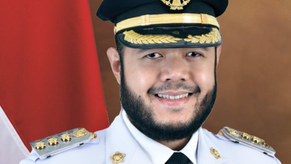 SOSOK FADLY AMRAN - Inilah sosok dan profil Fadly Amran wali kota Padang.
