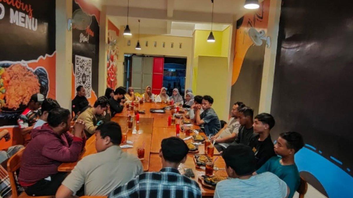 REKOMENDASI WARUNG STEAK: