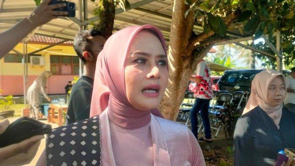 PROGRAM BUPATI PANGANDARAN - Saat Bupati Pangandaran Citra Pitriyami menghadiri acara Hardiknas 2025 di halaman Disdikpora Kabupaten Pangandaran, Jumat 2 Mei 2025.