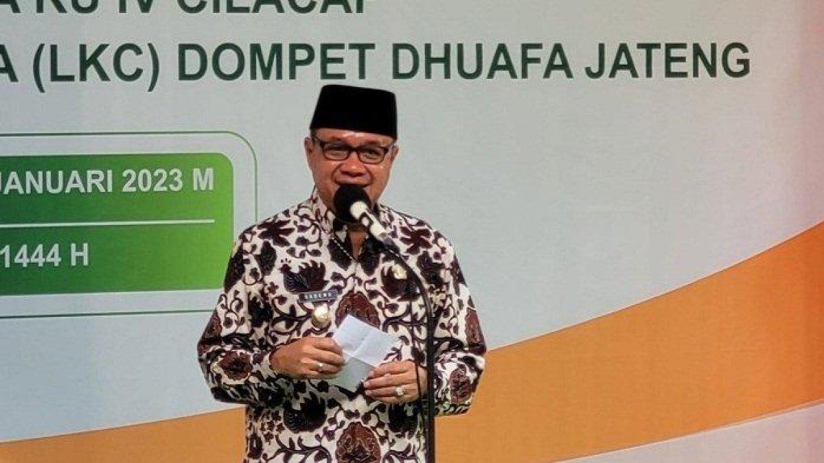 Sadewo Tri Lastiono mendapatkan rekomendasi dari PDIP untuk maju di Pilkada Banyumas 2024. Dia merupakan kader lama partai berlambang banteng moncong putih.