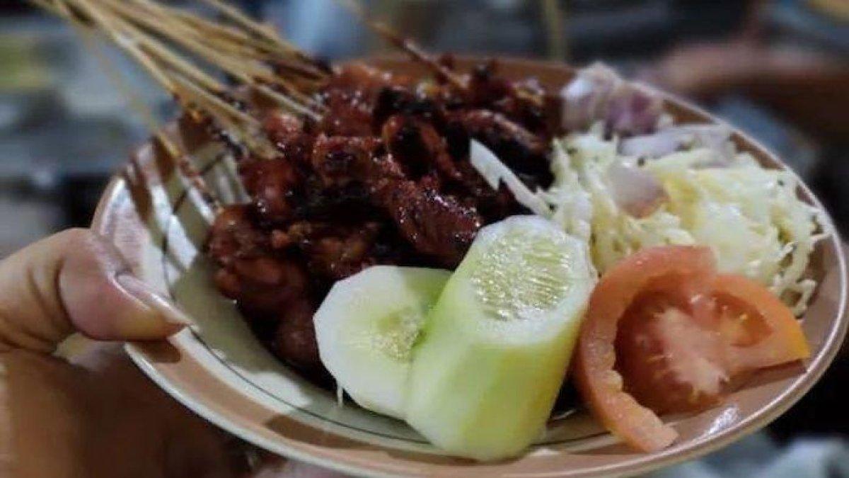 SATE DI KLATEN: Sate Kambing Muda Pak Bagong di Klaten