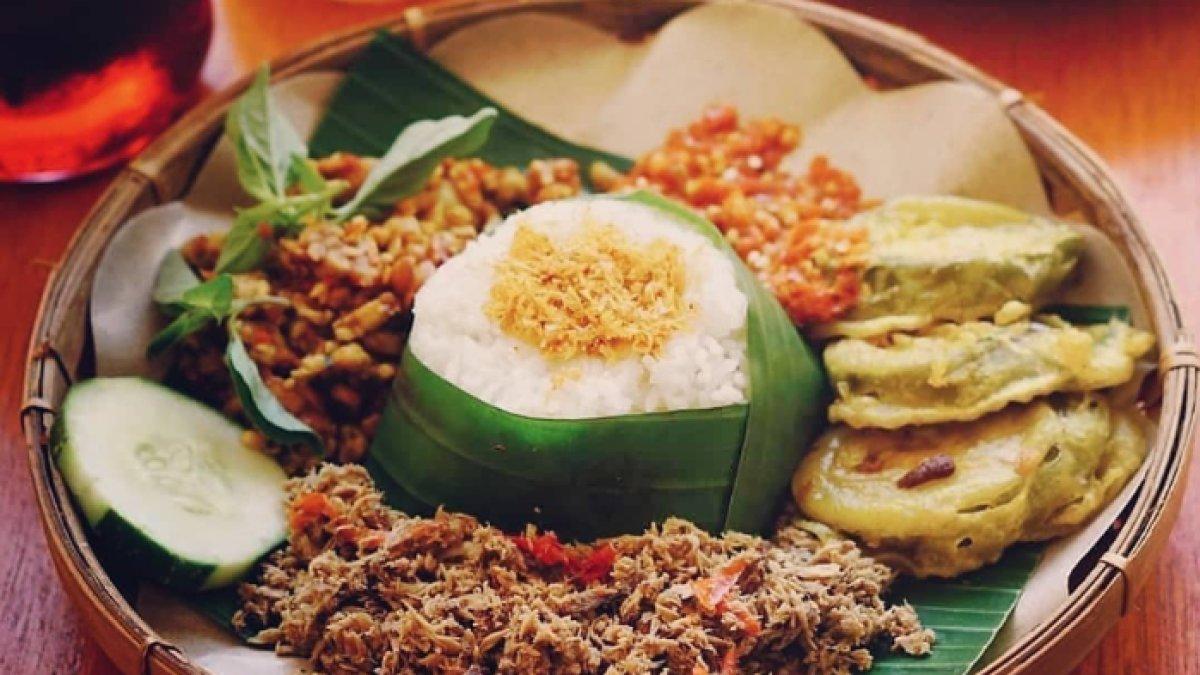 REKOMENDASI KULINER PEDAS: