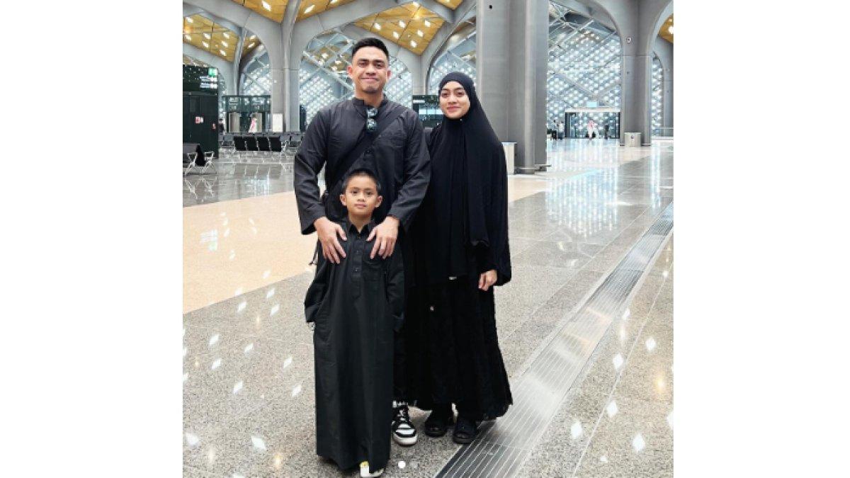 Sekala ke Tanah Suci bersama kedua orangtua.