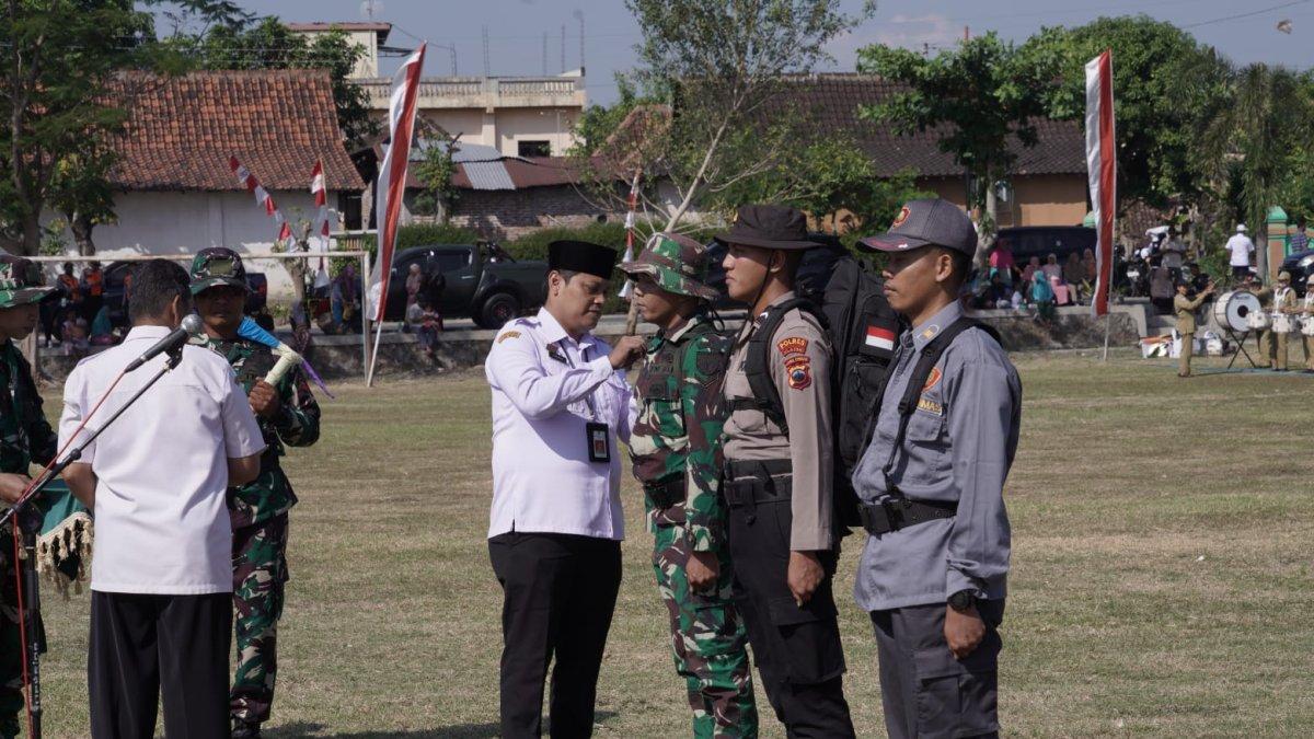 Sekda Jajang Prihono menjadi inspektur upacara pembukaan TMMD Reguler ke-121 TA 2024 Desa Tambong Wetan, Kecamatan Kalikotes, Klaten, pada Rabu (24/7/2024)