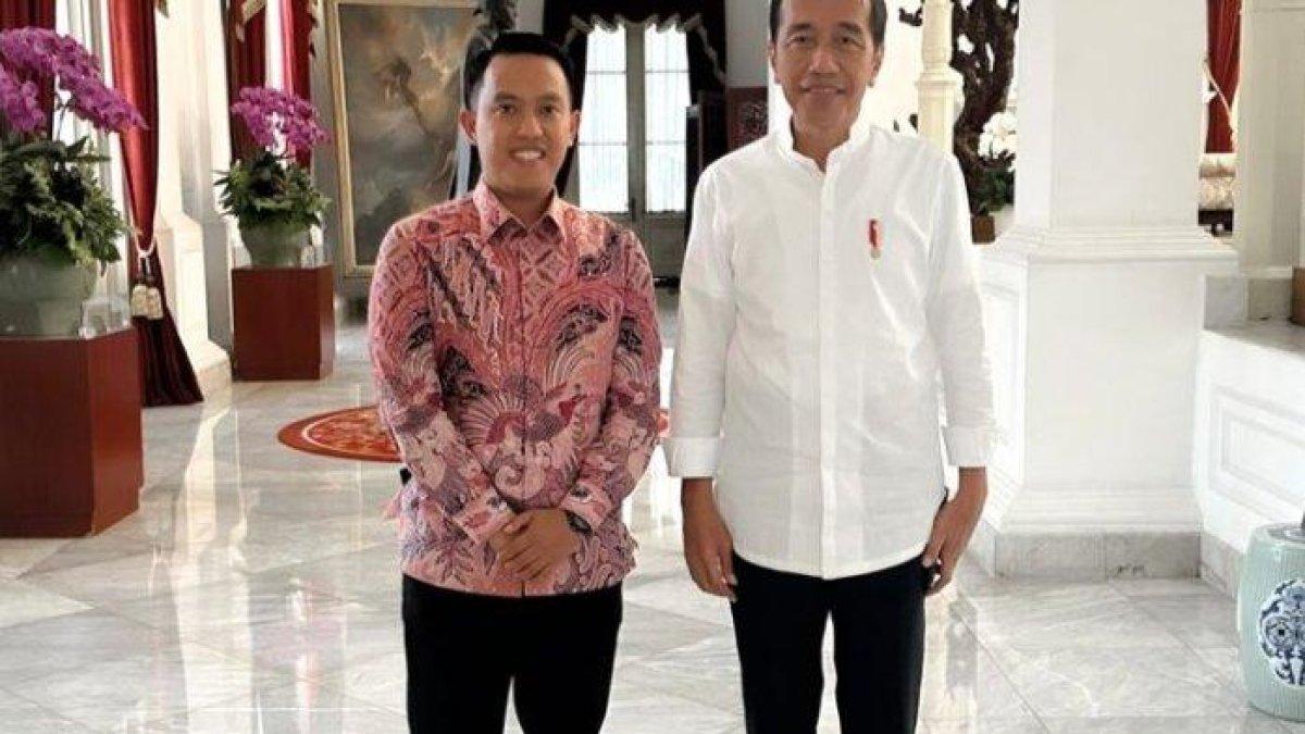 Sekretaris pribadi Iriana Joko Widodo, Sendi Fardiansyah, saat bertemu Presiden RI Joko Widodo (Jokowi) di Istana Merdeka, Senin (18/3/2024).