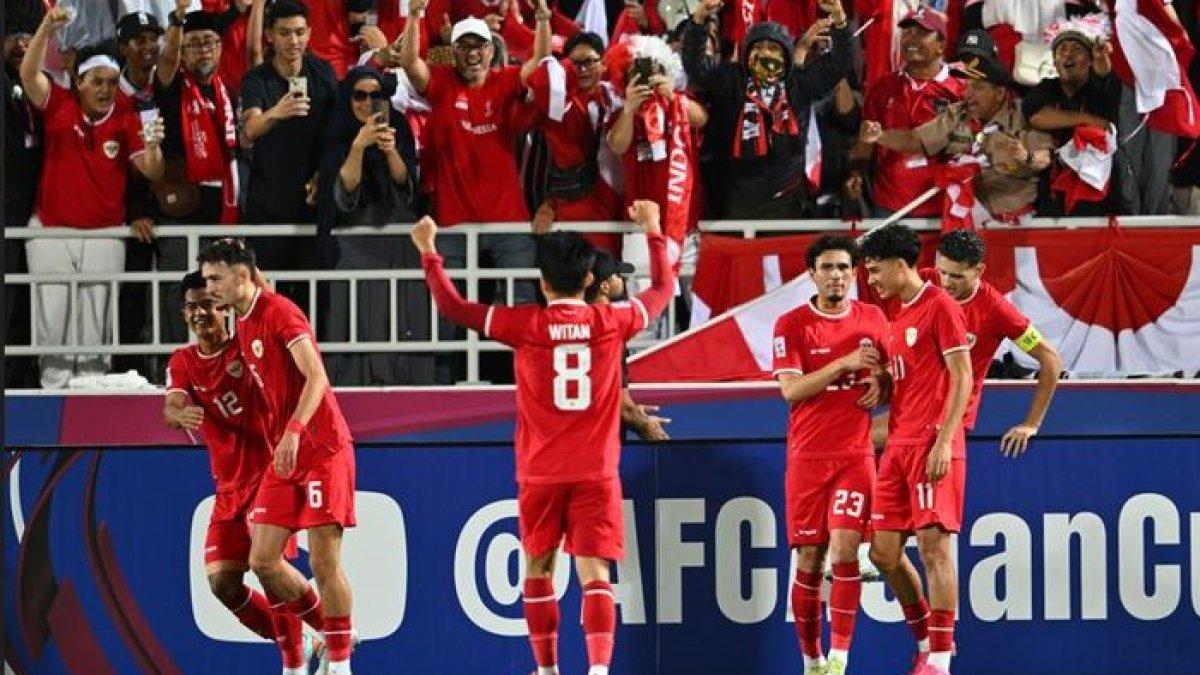 Selebrasi gol timnas U-23 Indonesia yang dicetak oleh Ivar Jenner ke gawang Irak pada duel perebutan tempat ketiga Piala Asia U-23 2024 di Doha (2/5/2024).