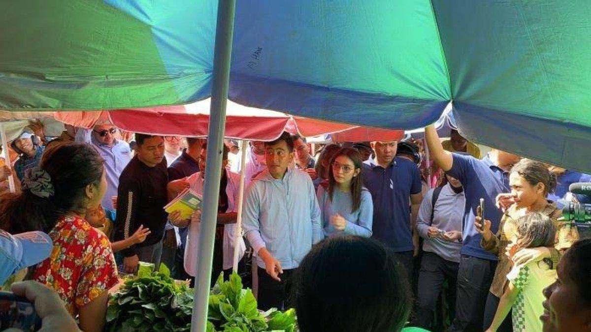 Selvi Ananda ikut Gibran Rakabuming blusukan