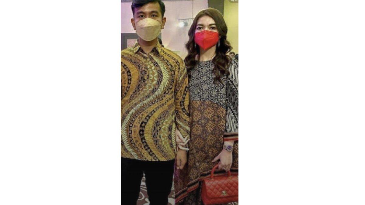 Selvi Ananda pakai Channel Red Caviar Quilted