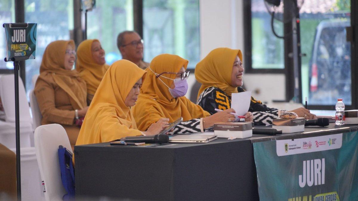 Semarak peringatan Hari Kesehatan Nasional ke-60, Pemkab Klaten melalui Dinkes Klaten menggelar lomba cerdas cermat, di Gedung Sunan Pandanaran, pada Senin (4/11/2024).