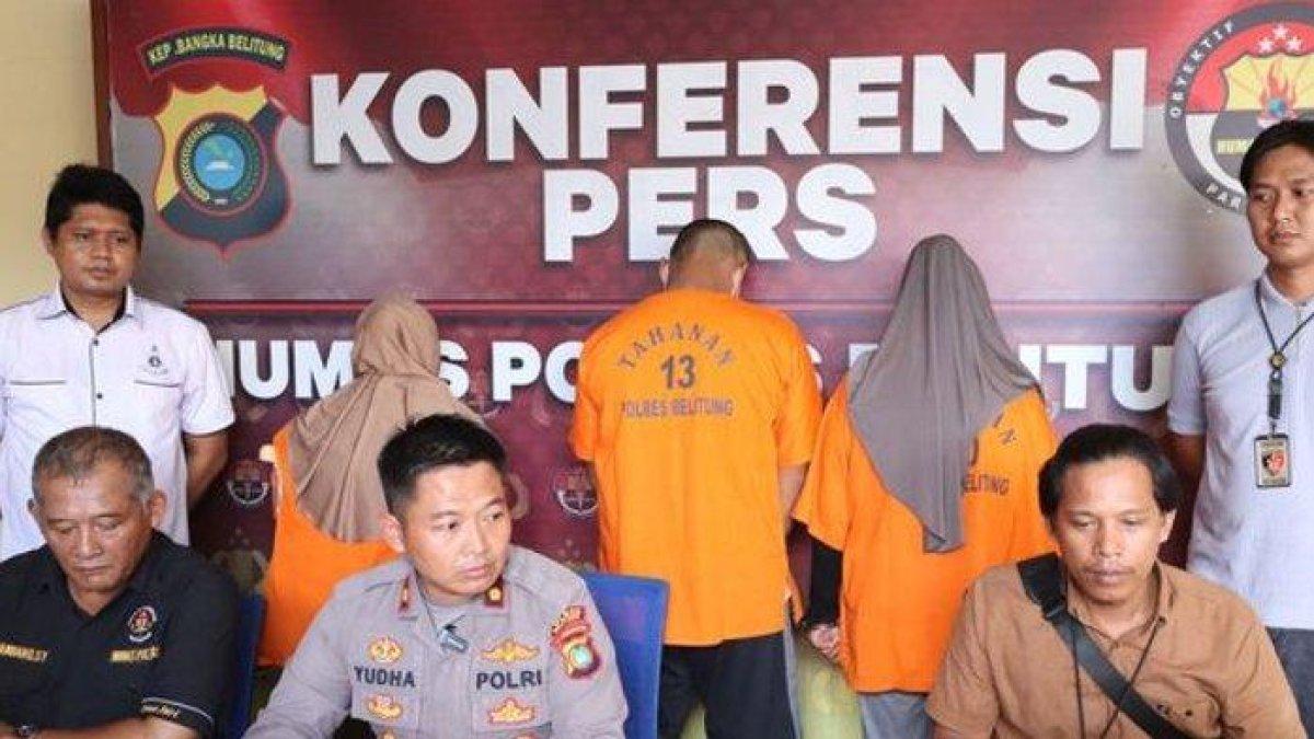 Seorang wanita cemburu temannya lebih diperhatikan oleh bosnya