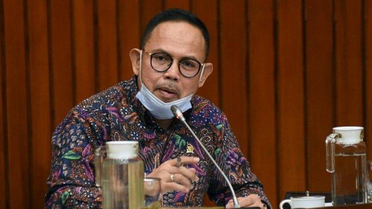 SOSOK ANDI AKMAL - Sepak terjang Andi Akmal Wakil Bupati Bone minta pengusaha lokal donas perbaikan jalan rusak, butuh Rp 4 triliun.