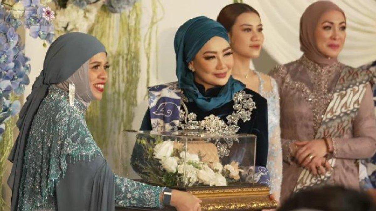 Seserahan dari keluarga Thariq Halilintar untuk Aaliyah Massaid g