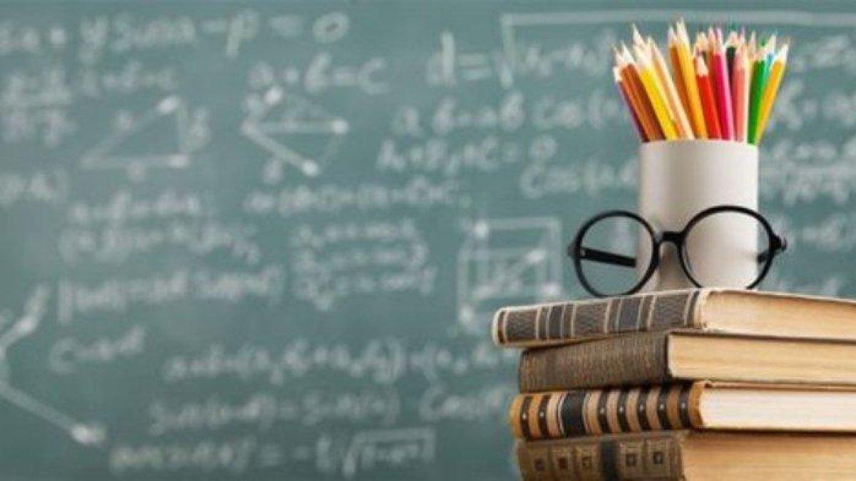 Simak bersama 25 soal Matematika Kelas 8 SMP Kurikulum Merdeka lengkap kunci jawaban. Rangkuman soal dan kunci jawaban ini sebagai referensi belajar siswa.