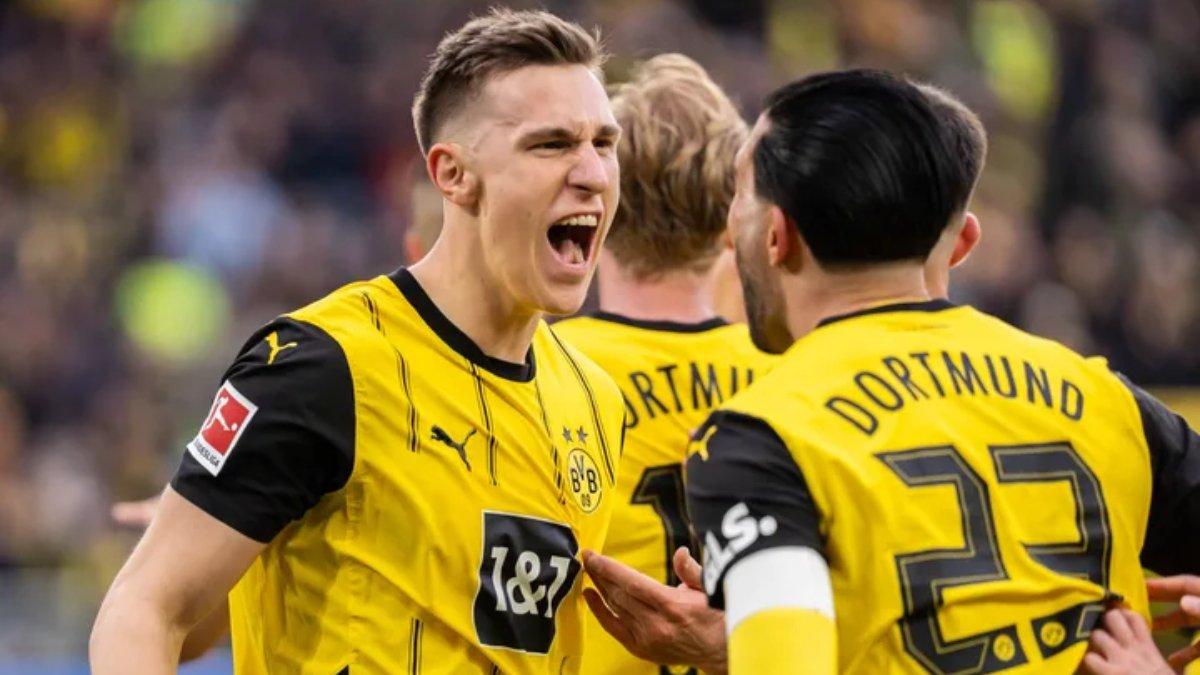 SKUAD DORTMUND - Skuad Dortmund saat sedang merayakan gol diunduh dari bundesliga.com (9/4/2025). Dortmund akan hadapi Barcelona di perempat final Liga Champions 2025.