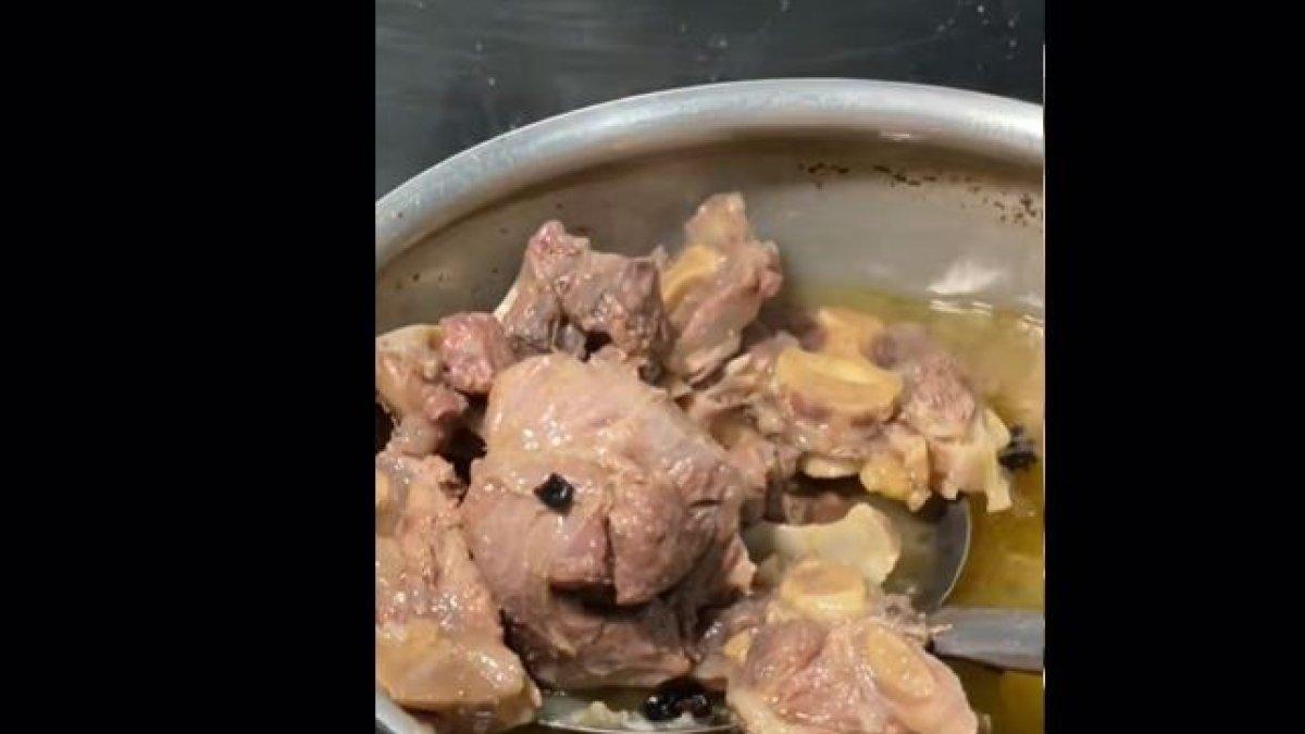 WISATA KULINER JOGJA - Sop Buntut Bu Menuk Yogyakarta, memiliki rating tinggi.